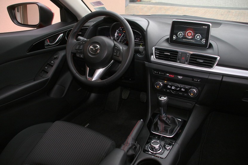 Mazda3 G120 Revolution, notranjostMazda3 CD150 Revolution Top in Mazda3 G120 Revolution, mediaspeed test