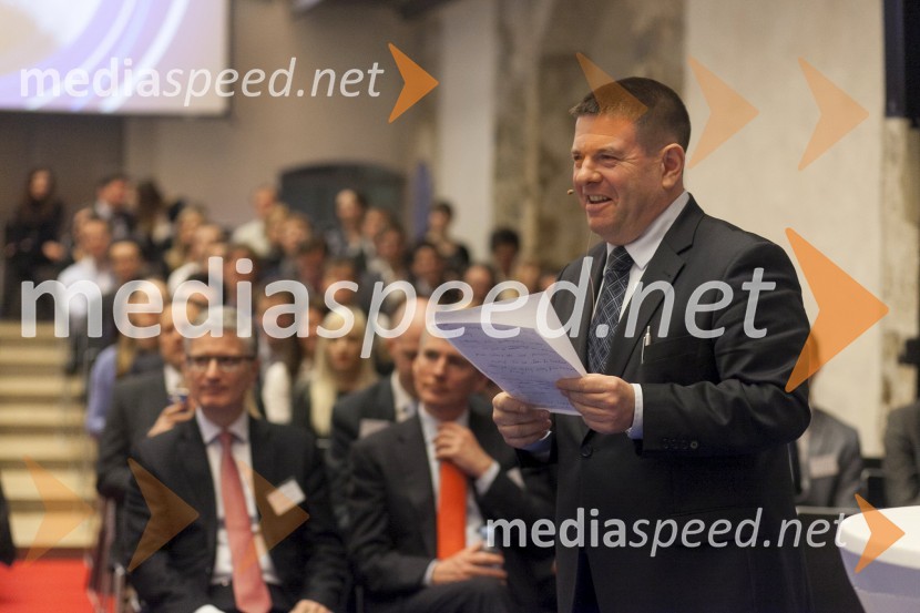  Peter  Frankl, direktor in urednik časnika FinanceMreža idej: konferenca Marčeve ide