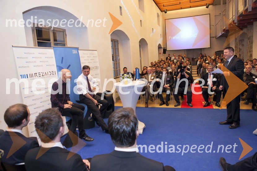  Jeff  Jonas, IBM Fellow;  Borut Pahor, predsednik Republike Slovenije;  Peter  Frankl, direktor in urednik časnika FinanceMreža idej: konferenca Marčeve ide