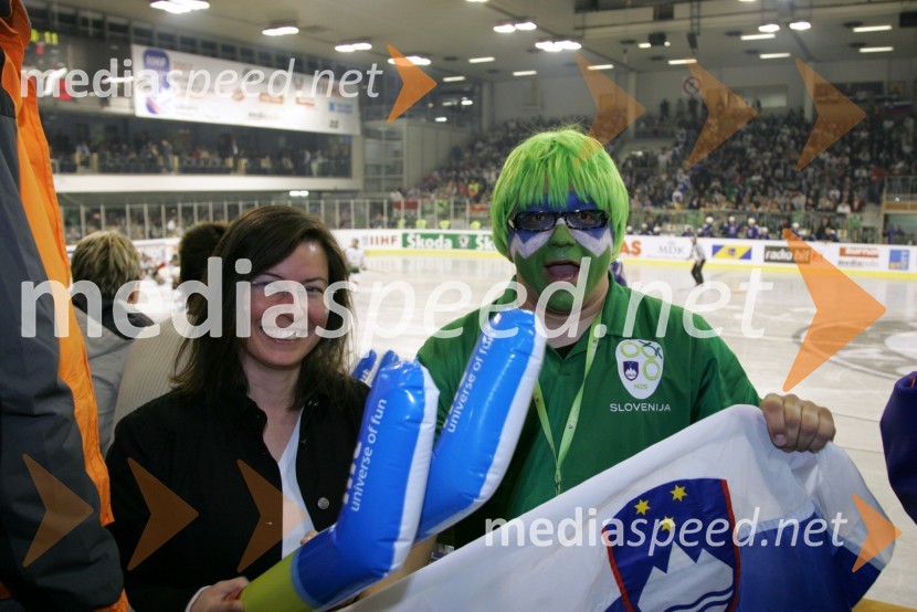 NavijačaHokejska tekma med Slovenijo in Madžarsko