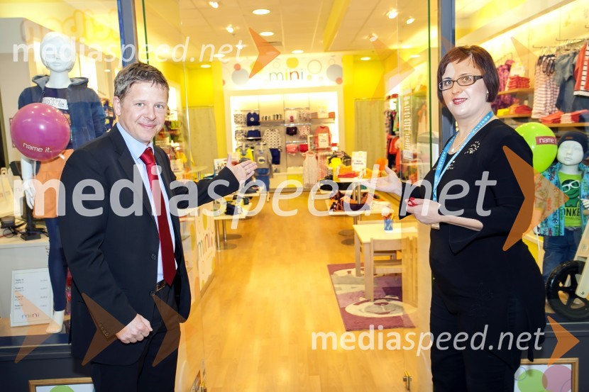  Igor Maroša, član uprave Mercator d.d.;  Indira Kurbašić, poslovodja, Mini by Modiana, KoperMini by Modiana, otvoritev trgovine v Kopru