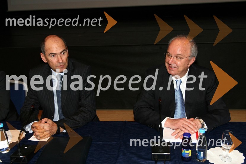 Janez Janša, predsednik Vlade Republike Slovenije in Andrej Bajuk, minister za financeSrečanje Vlade RS s politiki in gospodarstveniki Podravja