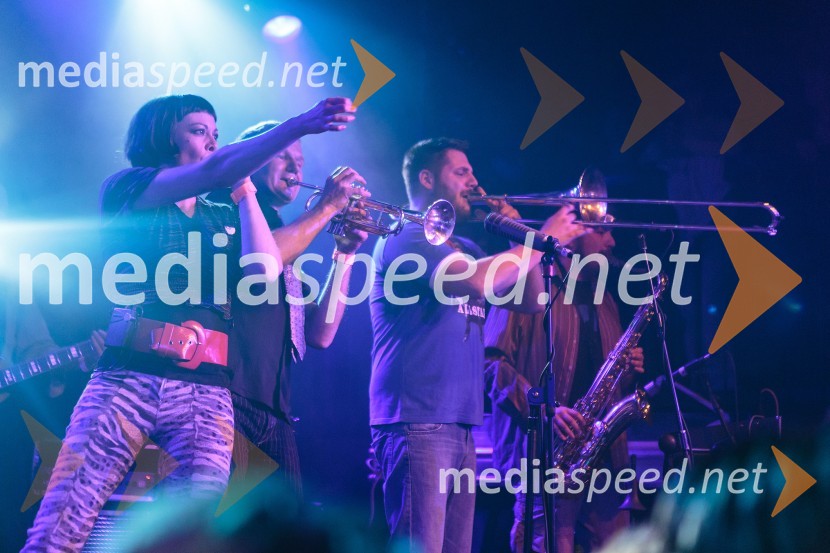  Jadranka Ivaniš – Yaya, pevka skupine Jinx;  Igor Pavlica, glasbenik, član skupine Jinx;  Miron Hauser, glasbenik, član skupine Jinx;  Ivan Kovačić, glasbenik, član skupine Jinx20 let skupine Jinx, koncert v Cvetličarni