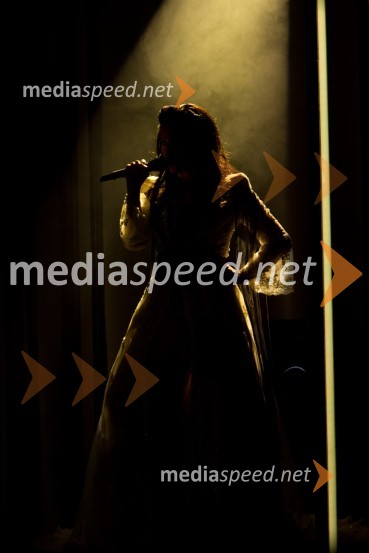  Eva  Hren, pevkaZnan obraz ima svoj glas