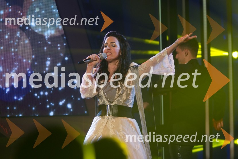  Eva  Hren, pevkaZnan obraz ima svoj glas