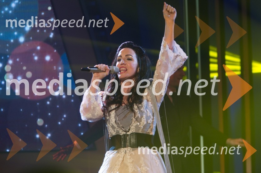  Eva  Hren, pevkaZnan obraz ima svoj glas