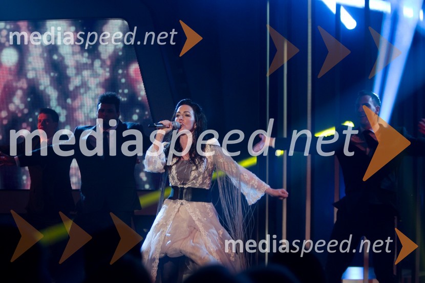  Eva  Hren, pevkaZnan obraz ima svoj glas