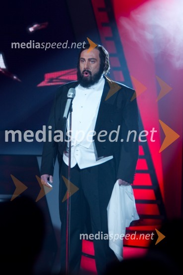  Tomaž  Ahačič, pevecZnan obraz ima svoj glas