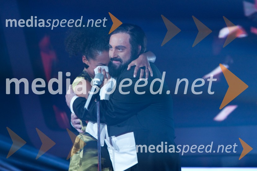  Irena Yebuah Tiran, operna pevka;  Tomaž  Ahačič, pevecZnan obraz ima svoj glas