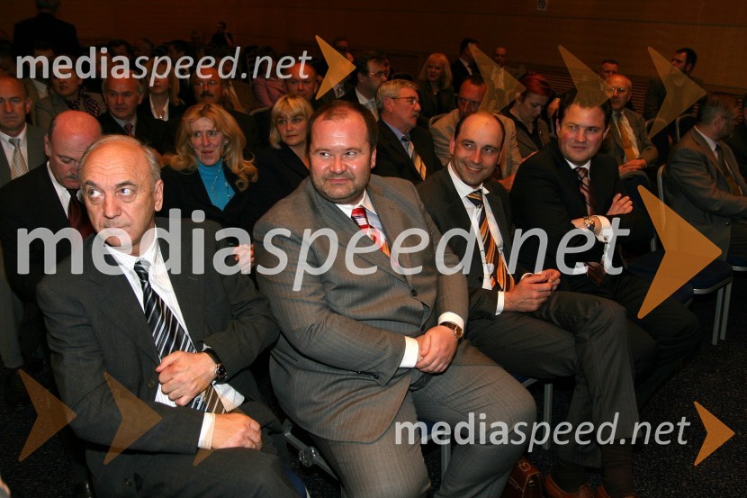 Janez Ujčič, lastnik televizije RTS, Aleš Hauc, generalni direktor Pošte Slovenije, Matjaž Kovačič, predsednik uprave Nove KBM in Damijan Koletnik, direktor Dravskih elektrarn Maribor in predsednik Nadzornega sveta Telekoma SlovenijeSrečanje Vlade RS s politiki in gospodarstveniki Podravja