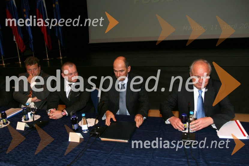 Iztok Jarc, minister za kmetijstvo, Franc Kangler, mariborski župan, Janez Janša, predsednik Vlade Republike Slovenije in Andrej Bajuk, minister za financeSrečanje Vlade RS s politiki in gospodarstveniki Podravja