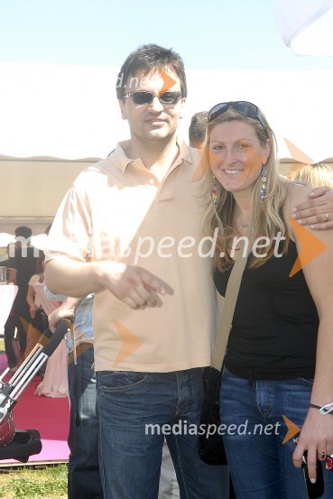 Saša Kopljar, voditelj Dnevnika na Nova TV) in Janica Kostelić, nekdanja hrvaška smučarkaJanica Kostelić, nekdanja hrvaška smučarka na promociji T-Mobile