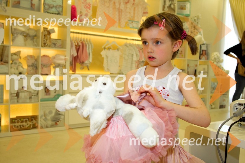 Otvoritev kotička Little Giraffe v blagovnici MaxiOtvoritev kotička Little Giraffe v blagovnici Maxi