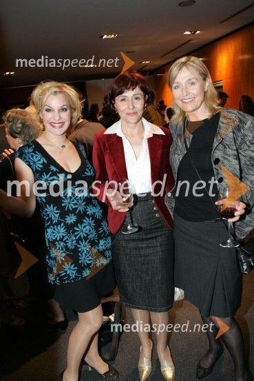 Karin Komljanec, igralka, Mirjam Korbar Žlajpah, igralka in Judita Zidar, igralkaPremiera komedije Zgodbe vsakdanje norosti v MGL