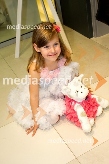 Otvoritev kotička Little Giraffe v blagovnici MaxiOtvoritev kotička Little Giraffe v blagovnici Maxi