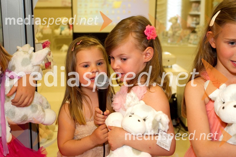 Otvoritev kotička Little Giraffe v blagovnici MaxiOtvoritev kotička Little Giraffe v blagovnici Maxi