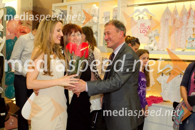  Petra Vrhovec Rozman, podjetnica, fotografinja;  ... Otvoritev kotička Little Giraffe v blagovnici Maxi