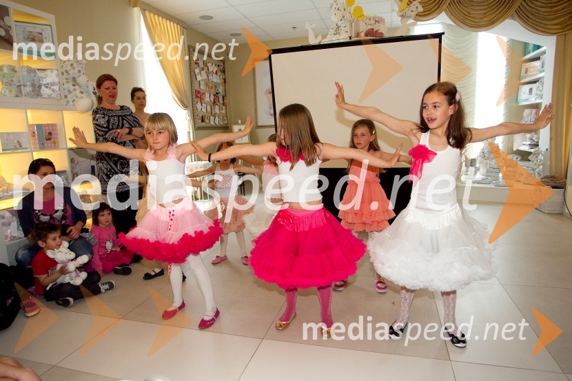 Otvoritev kotička Little Giraffe v blagovnici MaxiOtvoritev kotička Little Giraffe v blagovnici Maxi