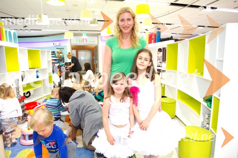 Katarina; ...; VitaOtvoritev kotička Little Giraffe v blagovnici Maxi