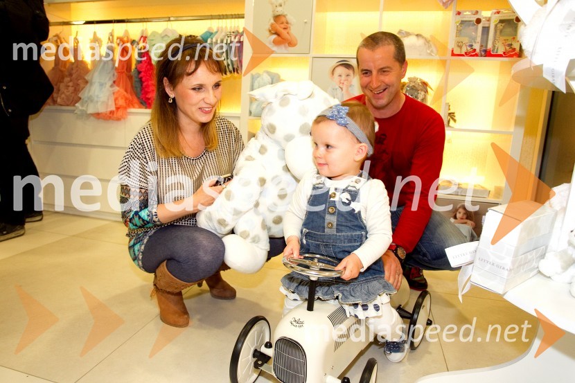 Otvoritev kotička Little Giraffe v blagovnici Maxi