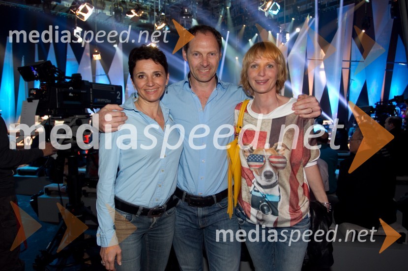  Andreja Potrebuješ;  Jože Potrebuješ, Čuki;  Urška Žnidaršič, režiserkaŠTOS - 35 let, obletnica oddaje z Draganom Buličem