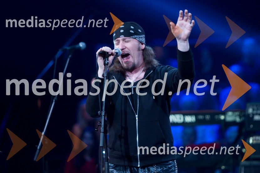  Sergej Škofljanec, pevecŠTOS - 35 let, obletnica oddaje z Draganom Buličem