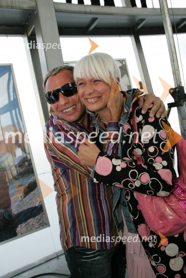 Igor Jelen, lastnik plesnega studia Igen in Barbra Drnač, plesna novinarka in urednica oddaje Parada plesaModna revija Lisca v ljubljanskem Emporiumu