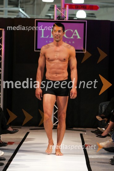 Taiji Tokuhisa, manekenModna revija Lisca v ljubljanskem Emporiumu