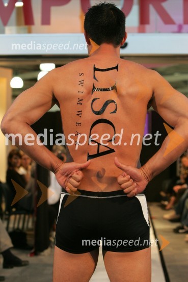 Taiji Tokuhisa, manekenModna revija Lisca v ljubljanskem Emporiumu