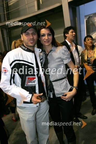 ... in Tamara Busar, vodja marketinga pri Lisci d.d.Modna revija Lisca v ljubljanskem Emporiumu