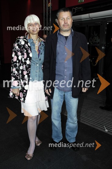 Barbra Drnač, plesna novinarka in urednica oddaje Parada plesa, in Bojan Požar, glavni in odgovorni urednik spletnega časopisa Požar reportOtvoritev Casino Rio v areni Vodafone