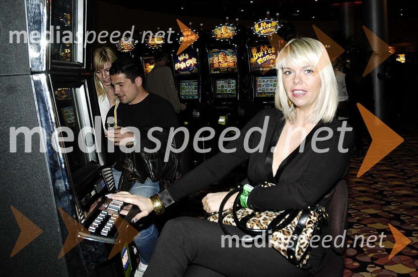 Nana Zeneli, glasbena menedžerkaOtvoritev Casino Rio v areni Vodafone