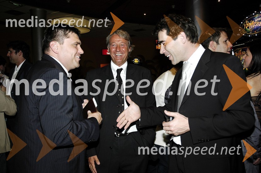 Boštjan Jevšek, direktor razvoja in trženja na Delo Prodaja, Željko Ugrin in Sergej Racman, predsednik uprave KolosejaOtvoritev Casino Rio v areni Vodafone