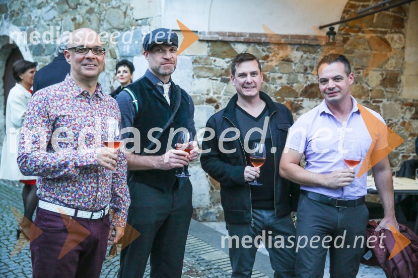  Patricio  Del Real, MOMA New York;  Stewart Who, novinar, gaystarnews.com;  Jerry Portwood, novinar, OUT magazine;  Ayal Gersh, blogerPink week 2014, spremljanje izbora pesmi za evrovizijo