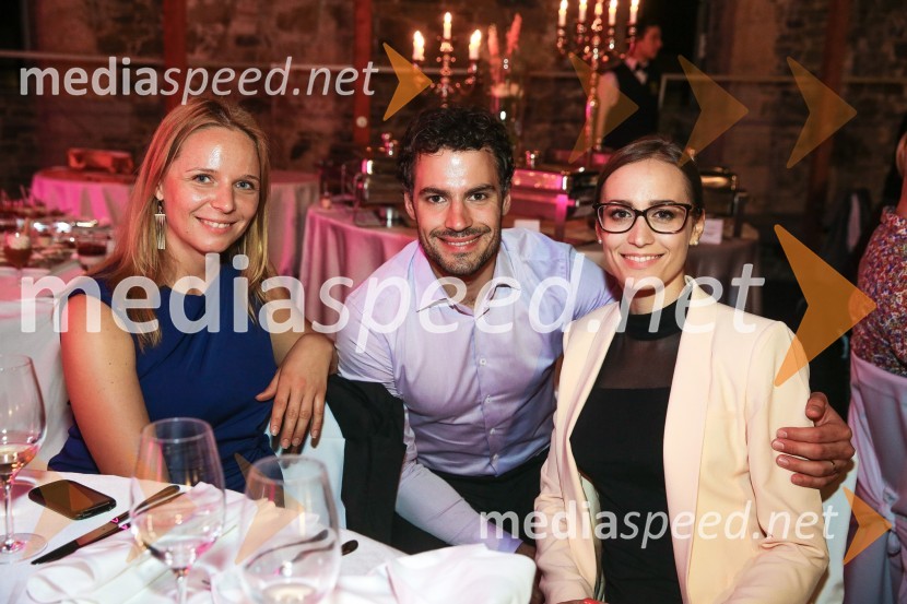  Jasna Potrata, direktorica projektov Innovatif;  David Urankar, televizijski voditelj, maneken;  Ajda Rotar UrankarPink week 2014, spremljanje izbora pesmi za evrovizijo