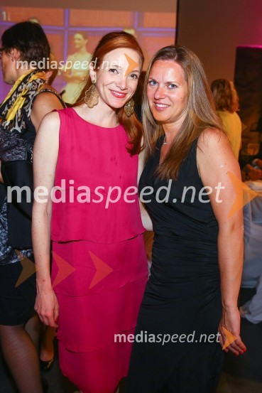  Mojca Mavec, voditeljica;  Katarina Marinovič, ZTS KamnikPink week 2014, spremljanje izbora pesmi za evrovizijo