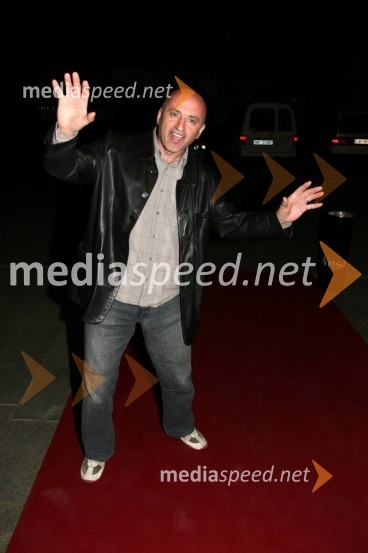 Nani Matjašič, urednik časnika Športne NoviceKoncert Jana Plestenjaka ob prvi obletnici Bowling centra Strike