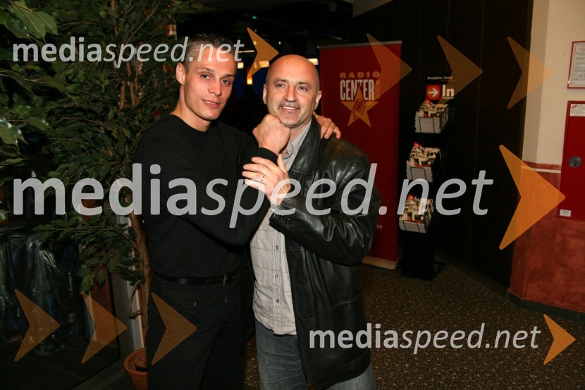 Aleš Zemljič, taekwondoist in kickboksar in Nani Matjašič, urednik časnika Športne NoviceKoncert Jana Plestenjaka ob prvi obletnici Bowling centra Strike