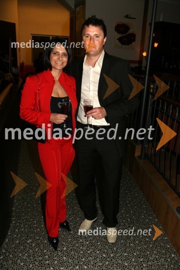 Danijela in Darko Konečnik, lastnika lokala AvenueKoncert Jana Plestenjaka ob prvi obletnici Bowling centra Strike