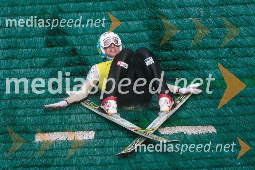  Primož Peterka, nekdanji smučarski skakalec, trener pomočnik ženske reperezentance v smučarskih skokihStari orli, tradicionalno srečanje skakalcev