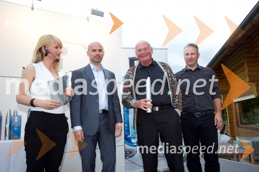  Metka  Kejžar, odnosi z javnostjo Autocommerce d.o.o.;  Andrej Bergant, direktor prodaje pri Autocommerce;  Janez  Sitar;  Gregor Fric, Merit InternationalMercedes Trophy, golf turnir