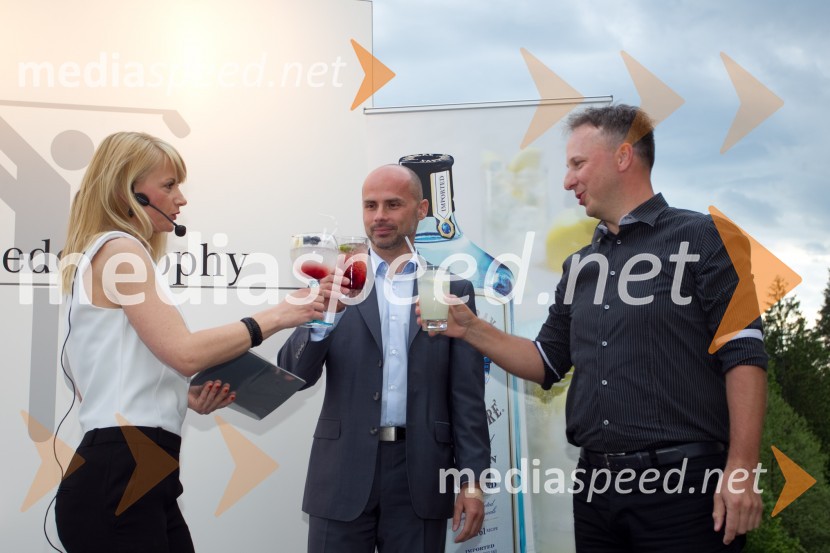  Metka  Kejžar, odnosi z javnostjo Autocommerce d.o.o.;  Andrej Bergant, direktor prodaje pri Autocommerce;  Gregor Fric, Merit InternationalMercedes Trophy, golf turnir