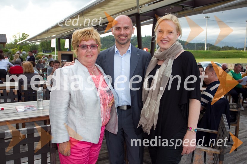  Danica Šegula;  Andrej Bergant, direktor prodaje pri Autocommerce;  Claudia Lakner, AutocommerceMercedes Trophy, golf turnir