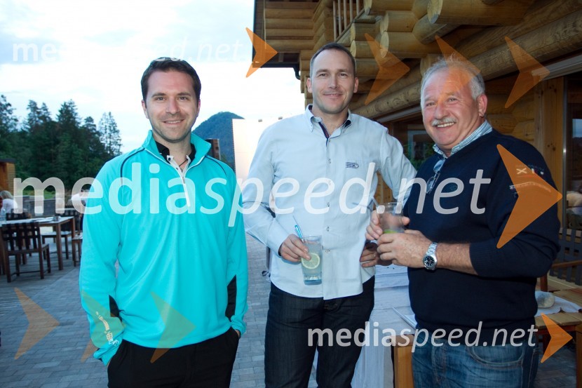  Aleš Lakota, direktor organizacije kadrov in IT, Autocommerce;  Rasto Oderlap, direktor podjetja Autocommerce d.o.o.;  Drago Banovič, direktor Zavoda TivoliMercedes Trophy, golf turnir