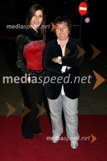 Natalija Bratkovič, voditeljica RTS in Dragica Petrovič, režiserka in producentkaKoncert Jana Plestenjaka ob prvi obletnici Bowling centra Strike