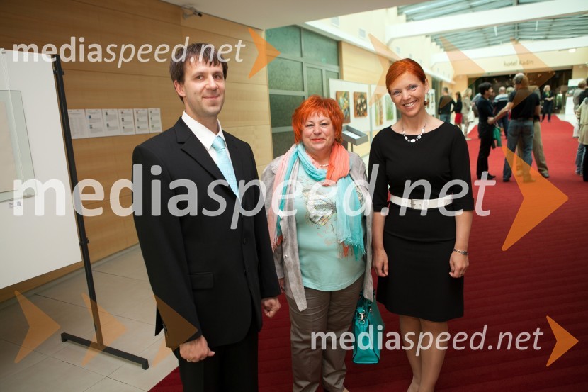  Ervin Kapun, zlatar;  Janja Kapun, Zlatarstvo Janja Kapun ;  Mateja  Hauser, direktorica Dosor Radenci6. Dosor likovna kolonija, otvoritev