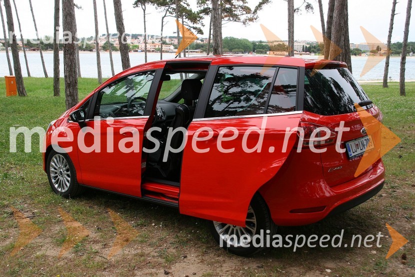 Ford B-MAX 1.6 TDCi Titanium (70 kW), zadnja vrata so drsnaFord B-MAX 1.6 TDCi Titanium (70 kW), mediaspeed test