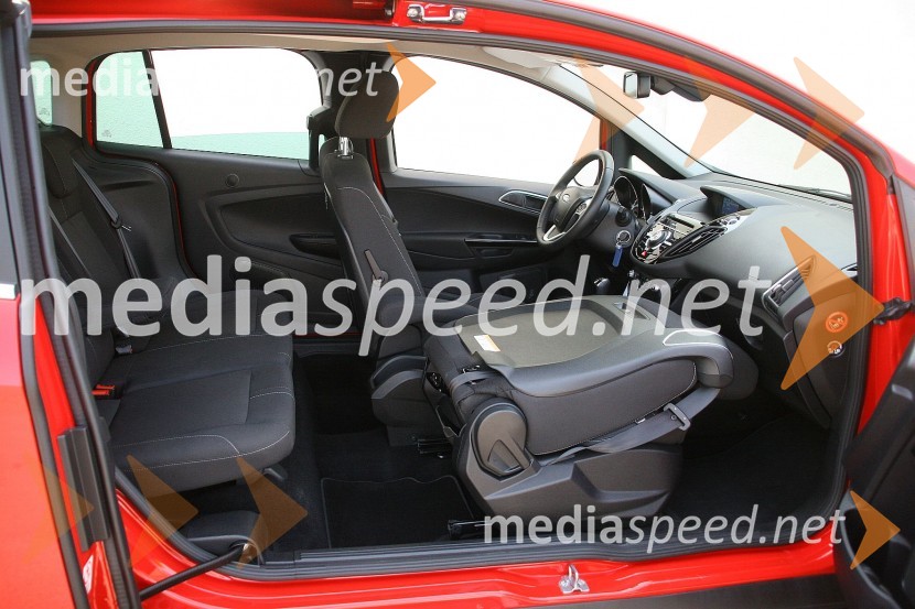 Ford B-MAX 1.6 TDCi Titanium (70 kW), sopotnikov sedež se preklopi naprejFord B-MAX 1.6 TDCi Titanium (70 kW), mediaspeed test
