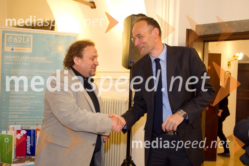  Darko  Brlek, direktor, Festival Ljubljana;  Aleksander Salkič, vodja službe za odnose z javnostmi Petrol62. Festival Ljubljana 2014, novinarska konferenca