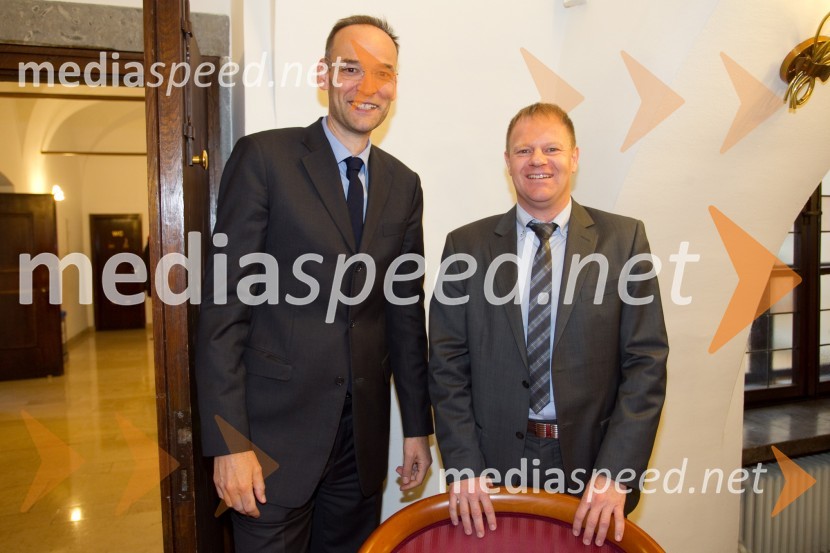  Aleksander Salkič, vodja službe za odnose z javnostmi Petrol;  Tomaž Krajnčič, Hypo62. Festival Ljubljana 2014, novinarska konferenca